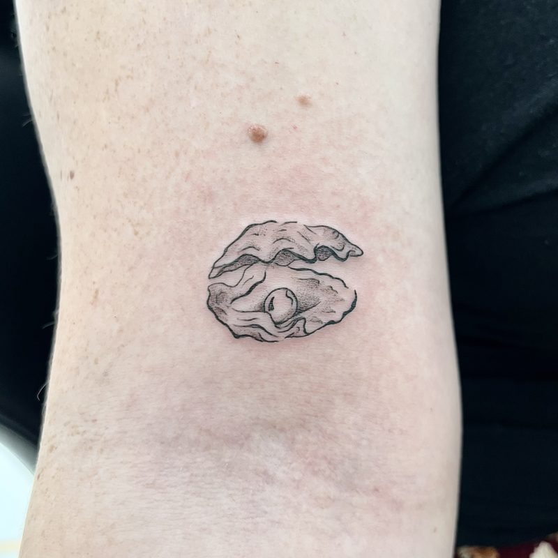 Hannah Newman portfolio — Apollo Tattoo Studio, Selected work by Hannah, piece 2
