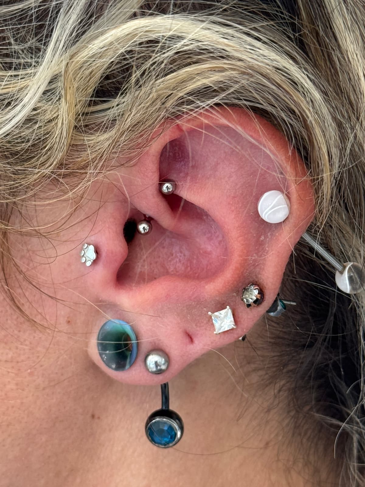 Surface Tragus